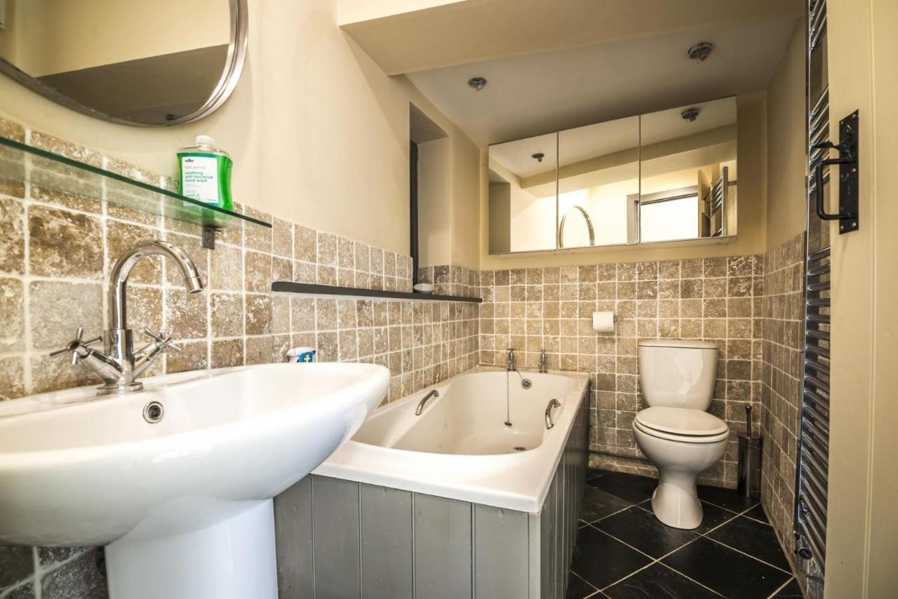 Rock Cottage - 3 Bedroom Holiday Home - Fishguard Dış mekan fotoğraf